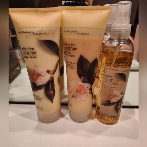 Bath & Body Works White Tea and Ginger Body Wash, Cream, &...